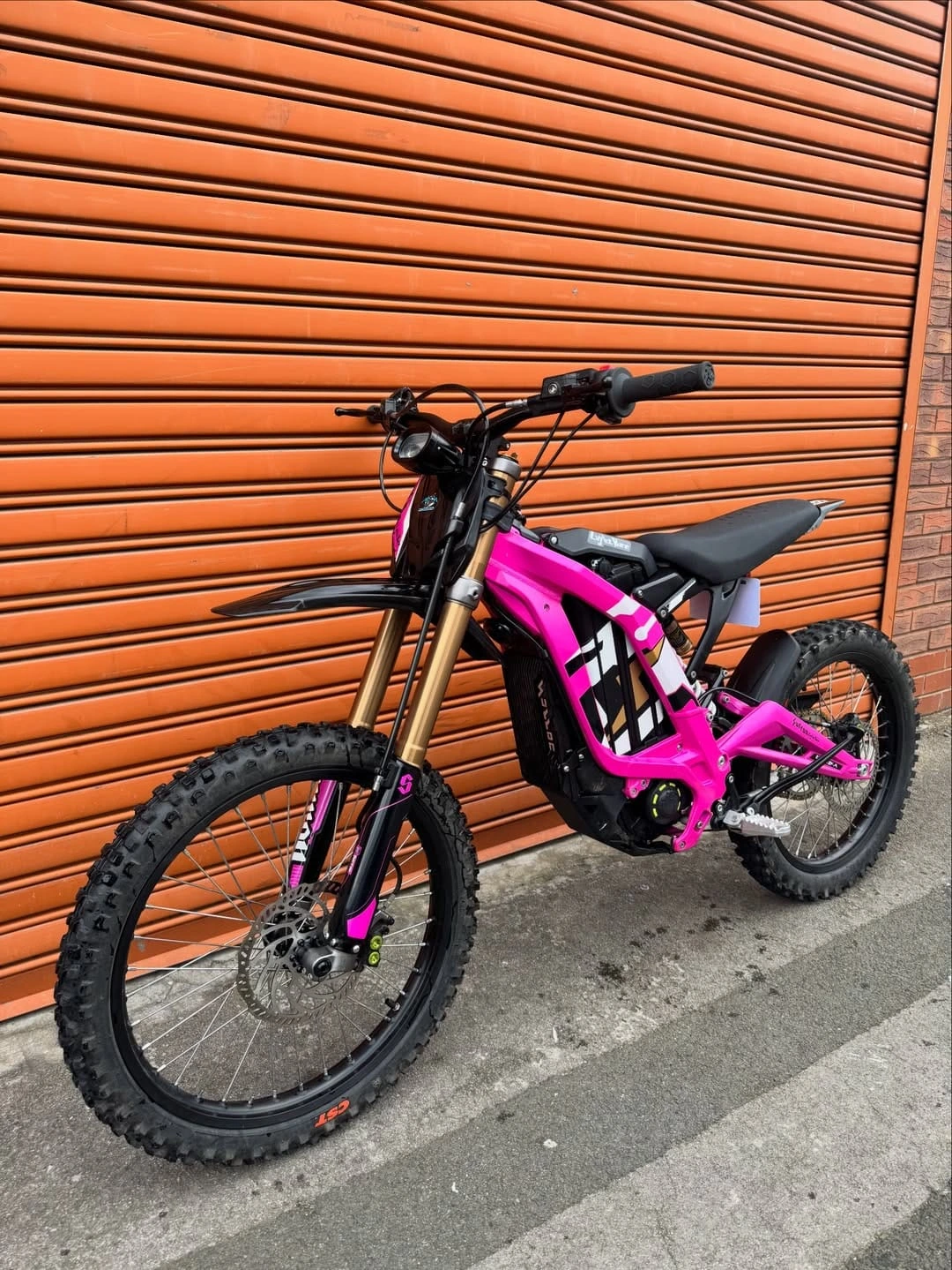 2025 Surron Light Bee X (MY25) Pink